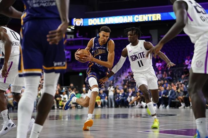 开云体育入口-文班亚马刷爆姚明纪录,NBA这部悬疑大片你追了吗?