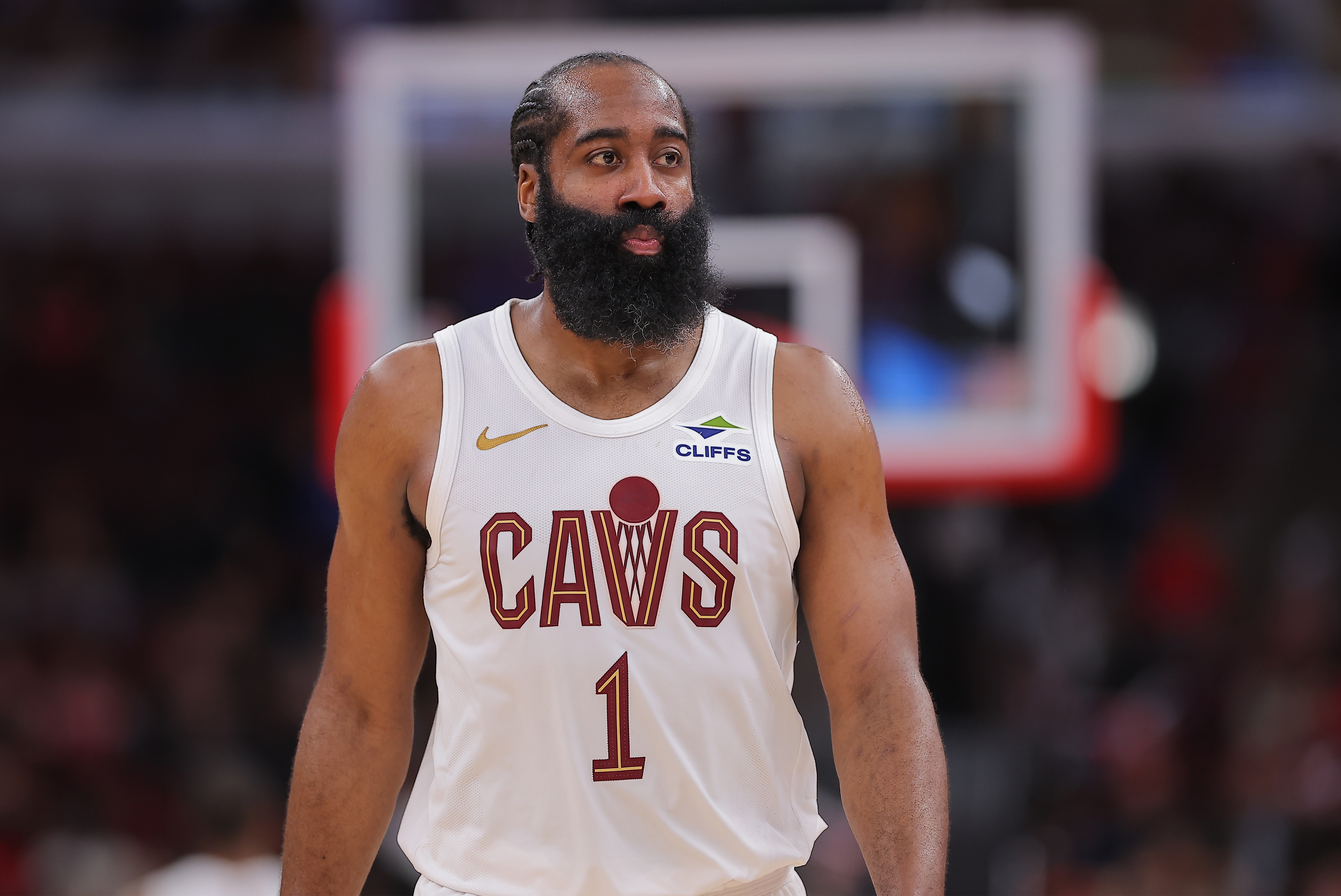 开云体育官网-顶不住!哈登13中6拿17分 下半场仅出场8分钟